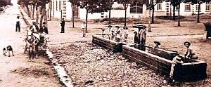 982- Novi - Le Bassin et la Mairie2